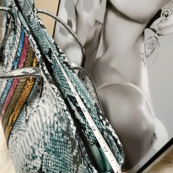Badgley Mischka Vibrant Snake Print Tote - Picture 4 of 7